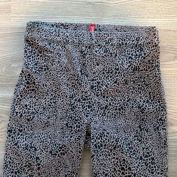 Spanx Ankle Jean-ish Leggings Desert Dot Gray Animal Print Women’s size Small - Picture 9 of 10